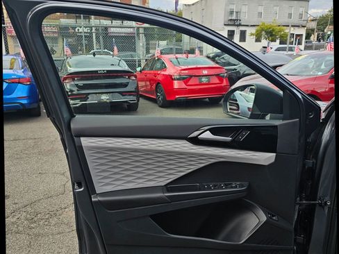 Used 2022 Volkswagen Taos S w/ IQ Drive S Package image 11