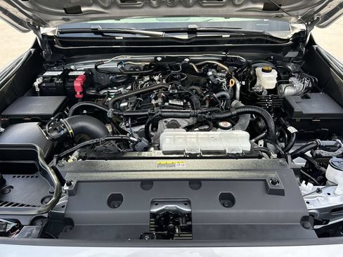 Used 2025 Toyota Tacoma TRD Sport AWD/4WD image 29