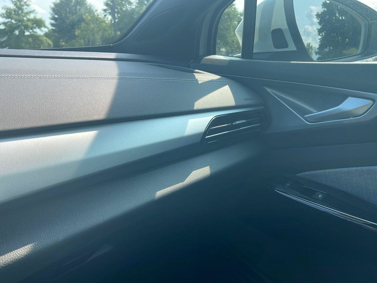 Certified 2025 Volkswagen ID.4 Pro AWD/4WD image 31