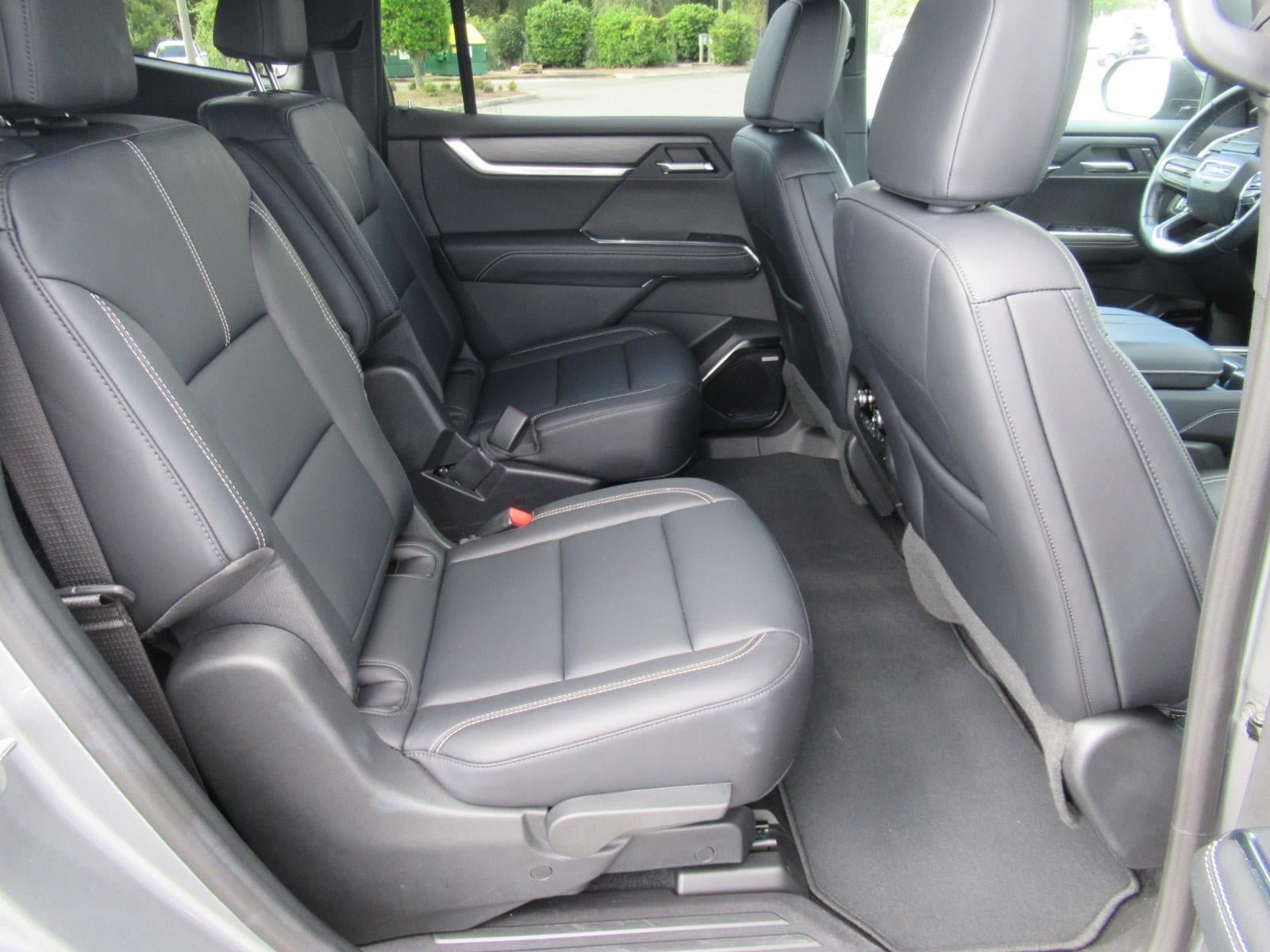 Used 2026 GMC Acadia Elevation w/ Elevation Premium Package FWD image 36