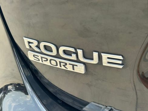 Used 2020 Nissan Rogue Sport SV FWD image 12