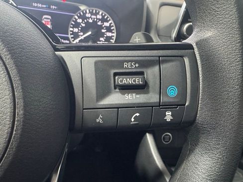 Used 2023 Nissan Rogue SV image 17