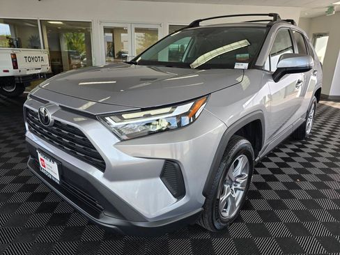 Used 2024 Toyota RAV4 XLE AWD/4WD image 7
