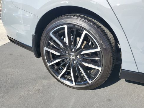 Certified 2023 Honda Accord Touring image 6