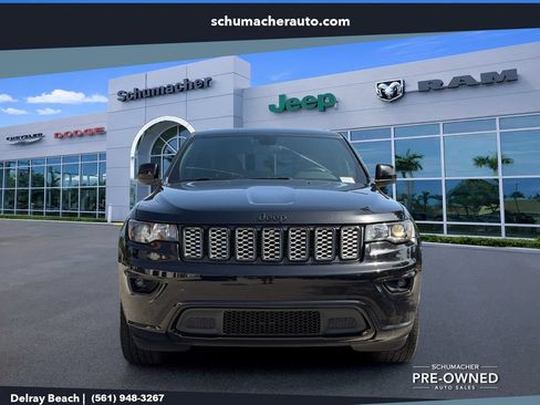 Used 2021 Jeep Grand Cherokee Laredo X RWD image 2