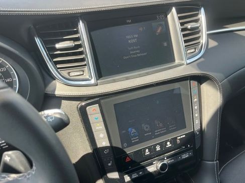 Certified 2025 INFINITI QX50 Luxe w/ Accent Package AWD/4WD image 17