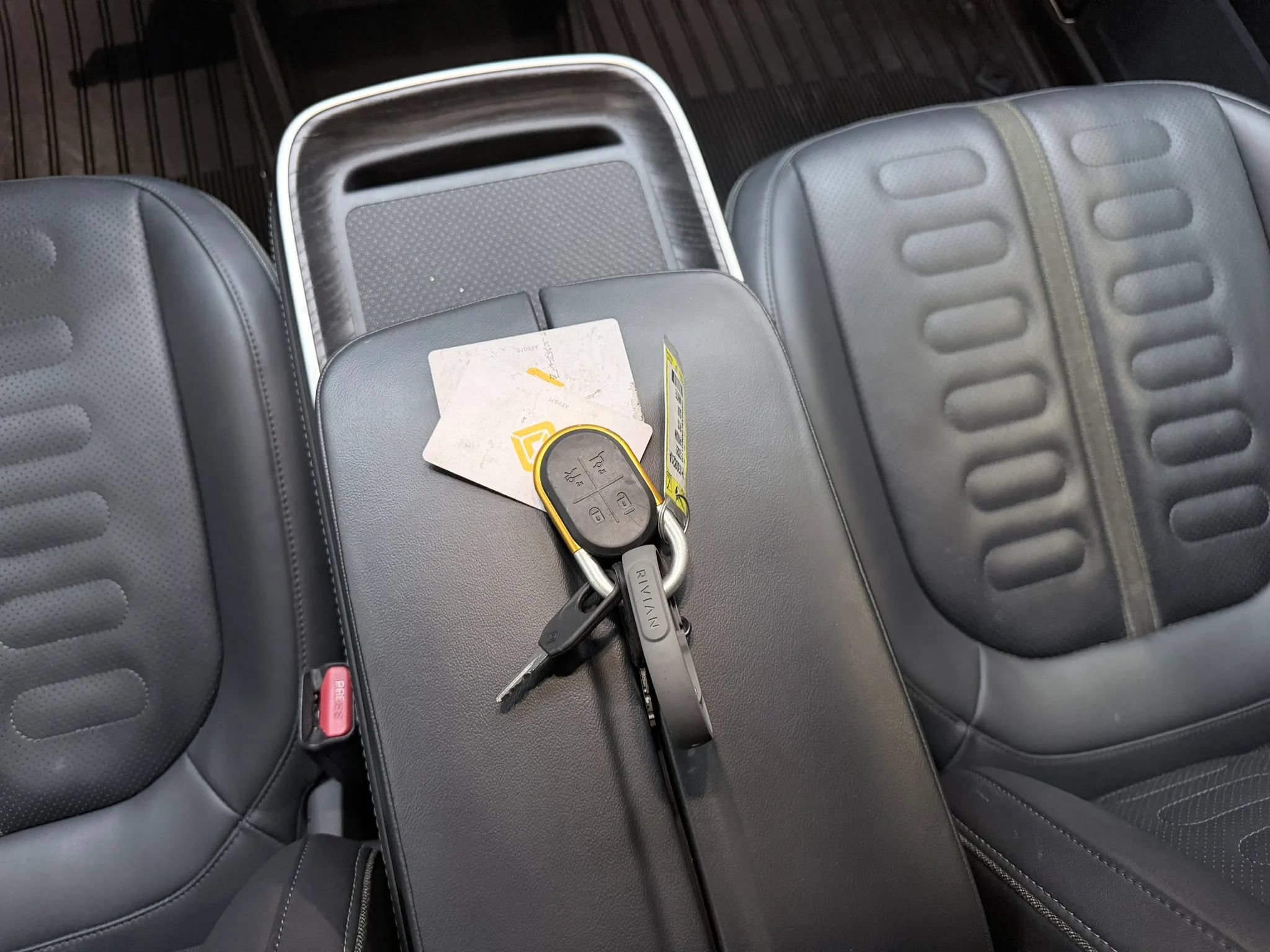 Used 2022 Rivian R1S Launch Edition Quad AWD/4WD image 19