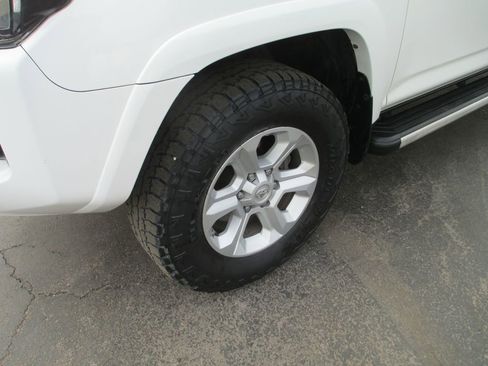 Used 2018 Toyota 4Runner SR5 image 13
