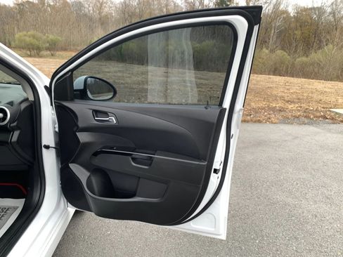 Used 2020 Chevrolet Sonic Premier image 29
