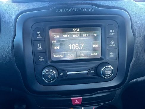 Used 2016 Jeep Renegade Latitude w/ Popular Equipment Group image 15