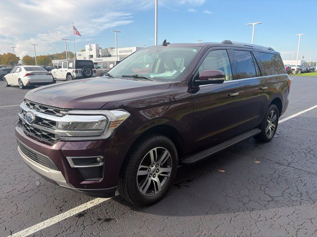 Used 2024 Ford Expedition Max Limited AWD/4WD image 3