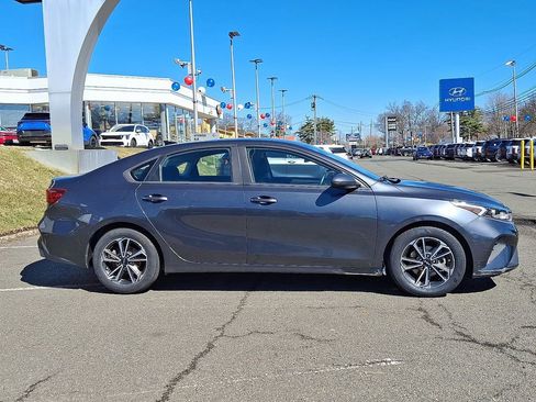 Used 2023 Kia Forte LXS image 8