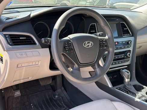 Used 2016 Hyundai Sonata SE image 13