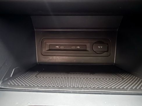 Used 2021 Volkswagen Atlas SE w/ Panoramic Sunroof Package image 40