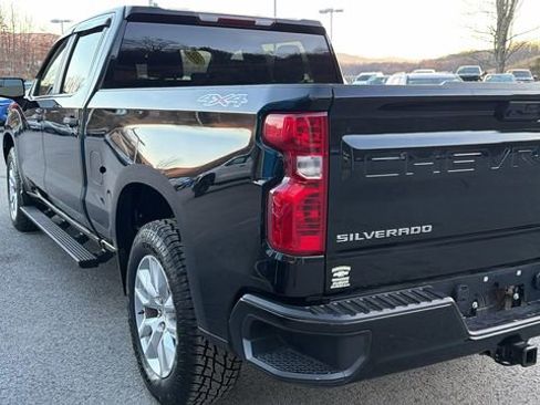 Used 2022 Chevrolet Silverado 1500 Custom image 6
