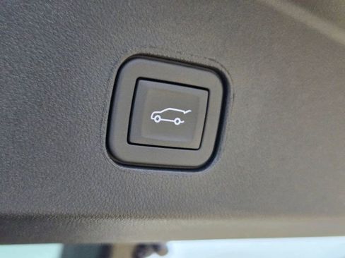 New 2026 Cadillac Lyriq Sport image 32