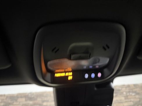 Used 2025 Buick Envista Preferred w/ Convenience II Package image 28