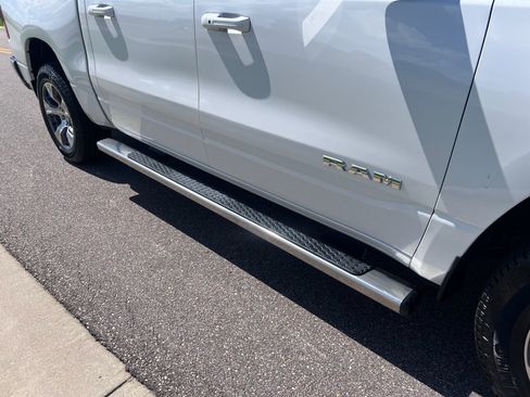 Used 2023 RAM 1500 Laramie AWD/4WD image 4