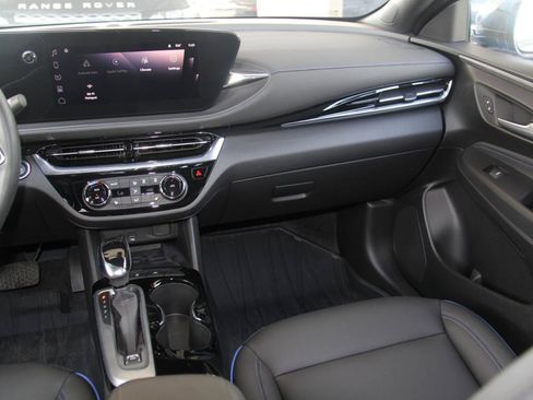 Used 2026 Buick Envista Sport Touring w/ Convenience I Package FWD image 10