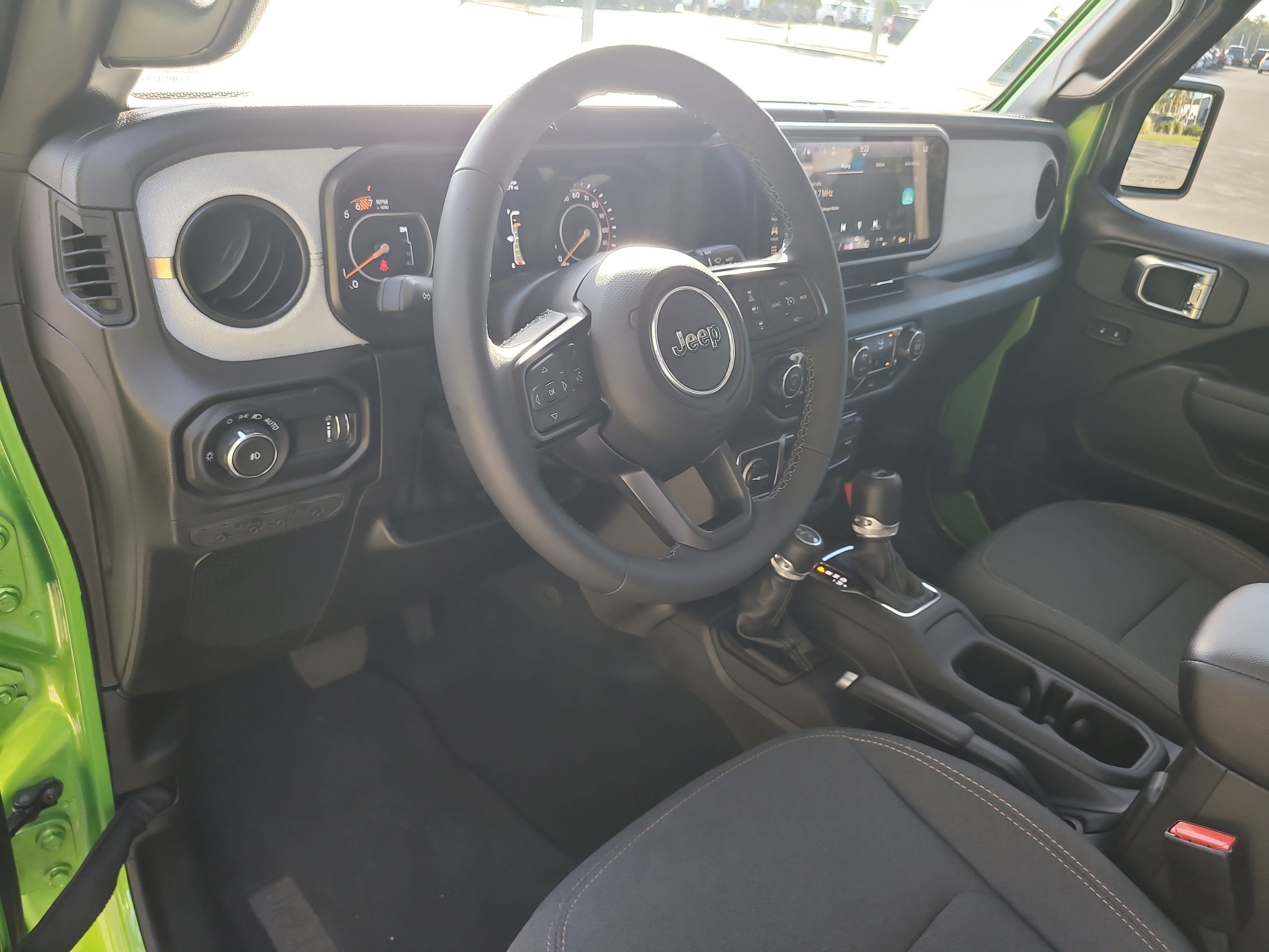 Used 2025 Jeep Wrangler Unlimited Sport AWD/4WD image 18