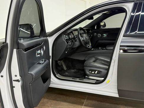 Used 2022 Rolls-Royce Ghost AWD/4WD image 33