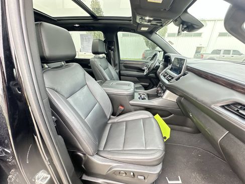 Certified 2023 Chevrolet Suburban Z71 w/ Luxury Package AWD/4WD image 28