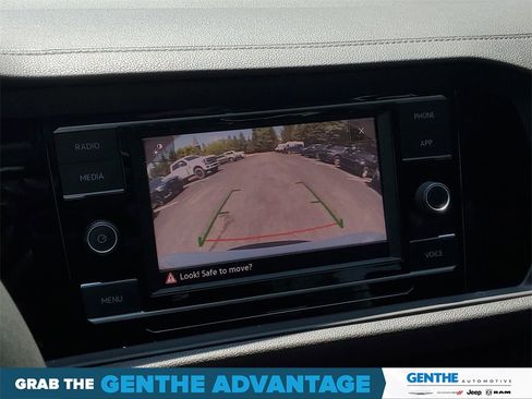 Used 2020 Volkswagen Jetta SE image 19