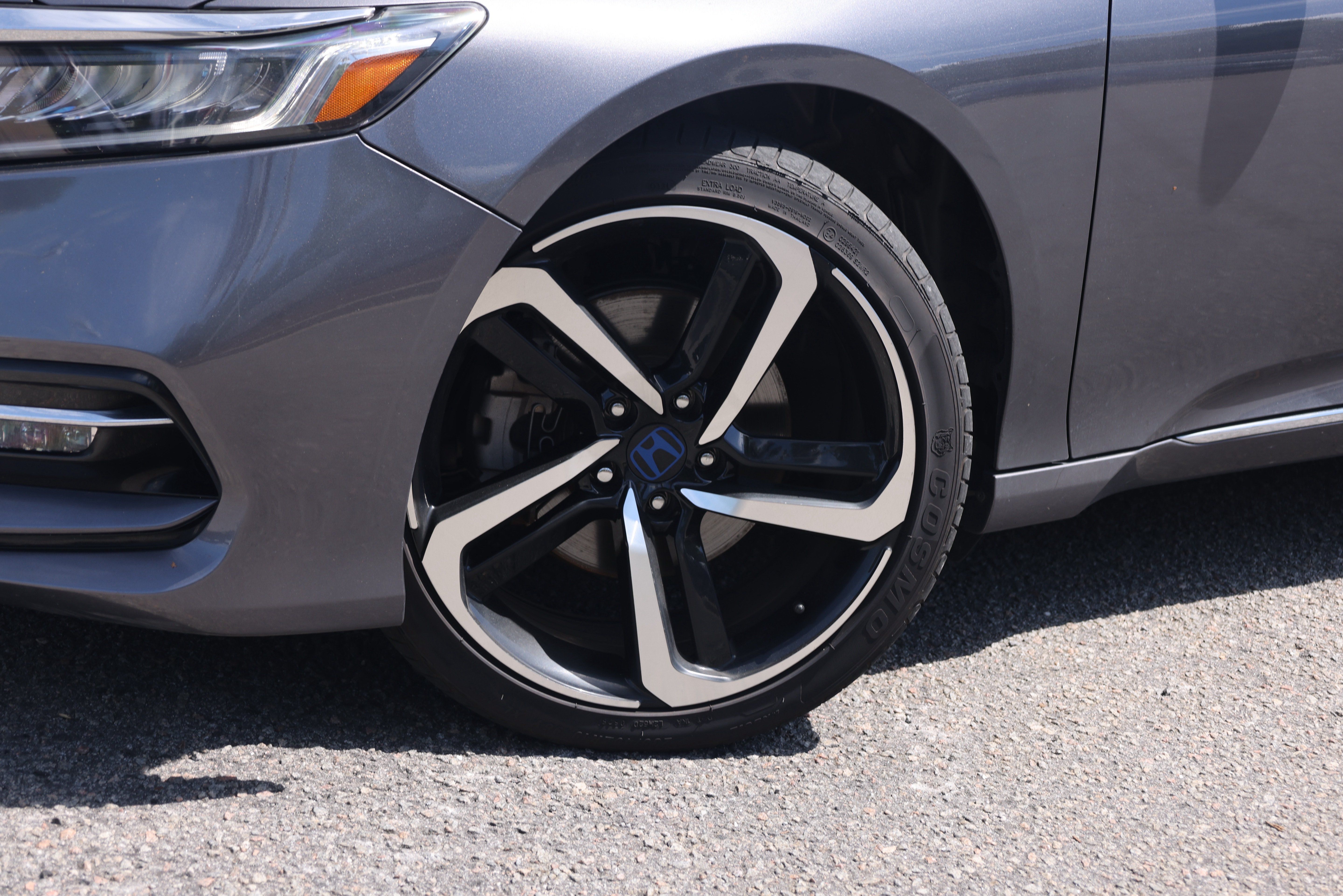 Used 2018 Honda Accord EX image 11
