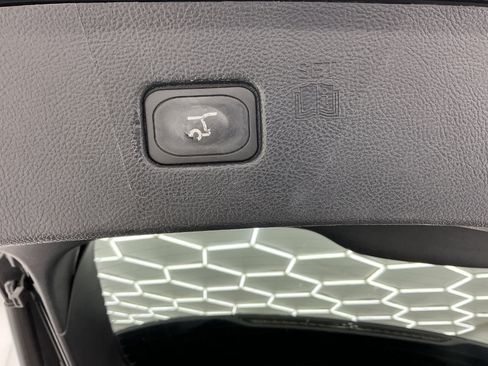 Used 2016 Ford Edge Titanium FWD image 16