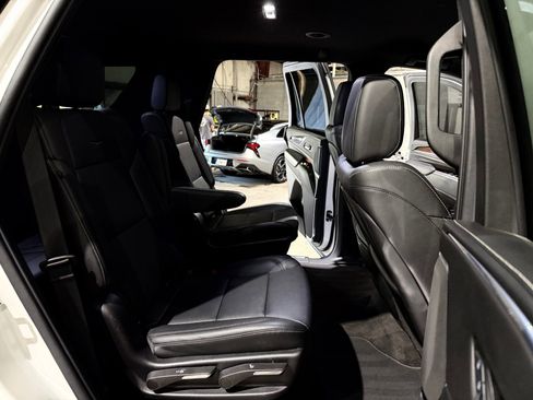Used 2022 Cadillac Escalade Luxury AWD/4WD image 22