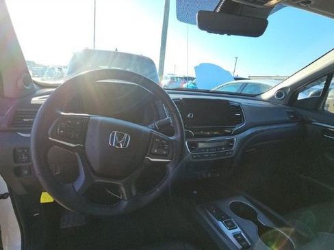 Used 2025 Honda Ridgeline RTL image 8