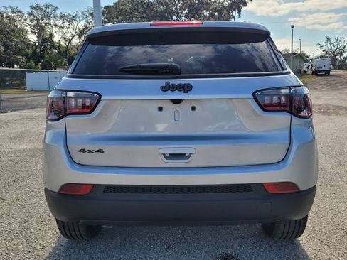 Used 2026 Jeep Compass Latitude AWD/4WD image 6