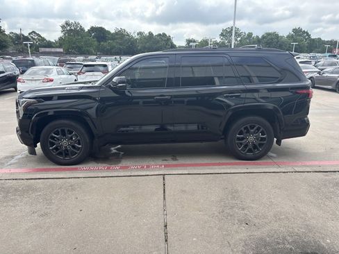 Used 2023 Toyota Sequoia Platinum RWD image 6