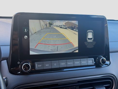 Used 2022 Hyundai Kona Limited FWD image 11