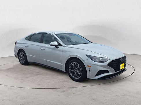 Used 2022 Hyundai Sonata SEL FWD image 3