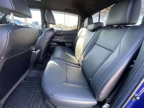 Used 2022 Toyota Tacoma 2WD Double Cab image 11