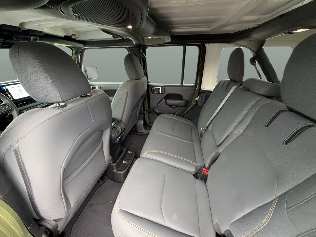 Used 2024 Jeep Wrangler Unlimited w/ Convenience Group AWD/4WD image 19