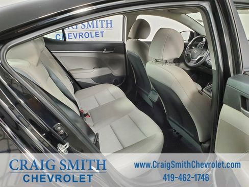Used 2017 Hyundai Elantra SE w/ Cargo Package image 29