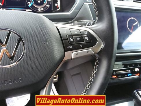 Used 2023 Volkswagen Tiguan SEL R-Line image 17