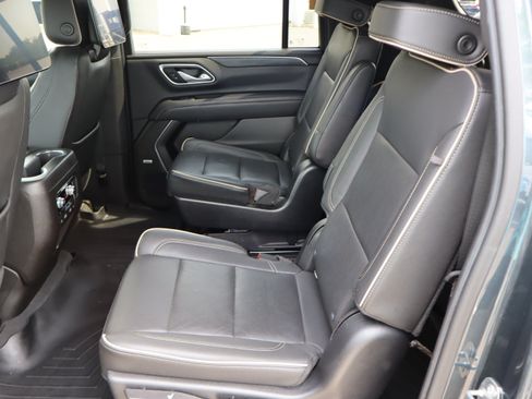 Used 2021 GMC Yukon XL SLT w/ SLT Premium Package AWD/4WD image 34