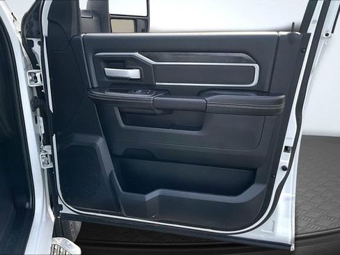 Used 2024 RAM 2500 Big Horn image 28