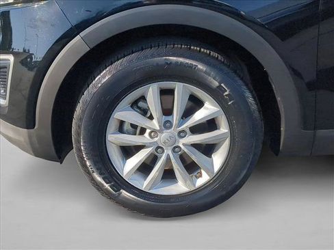Used 2017 Kia Sorento FWD image 23