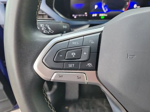 Used 2024 Volkswagen Taos SE image 16