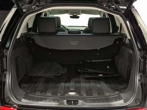 Certified 2025 Land Rover Discovery Sport S image 29