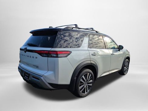 Used 2022 Nissan Pathfinder Platinum AWD/4WD image 4