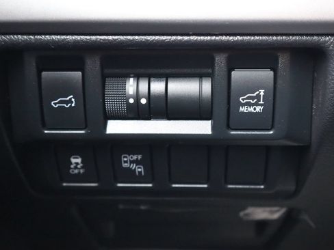 Used 2017 Subaru Outback 2.5i Limited w/ Popular Package #5 AWD/4WD image 32