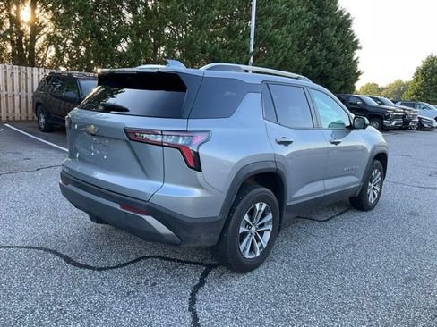 Used 2025 Chevrolet Equinox LT w/ Convenience Package II FWD image 7
