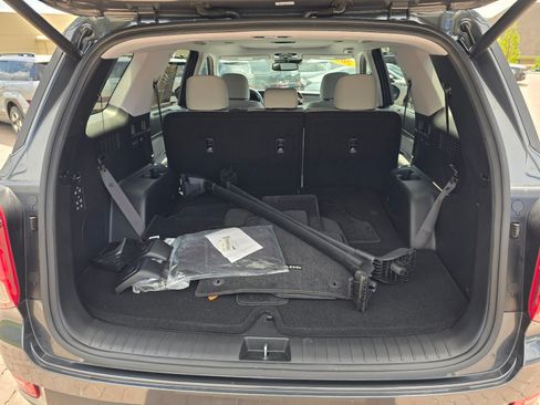 Used 2022 Hyundai Palisade SEL w/ 8P Bench Seat Package FWD image 25