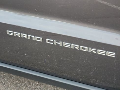 Used 2016 Jeep Grand Cherokee Limited w/ Trailer Tow Group IV image 24