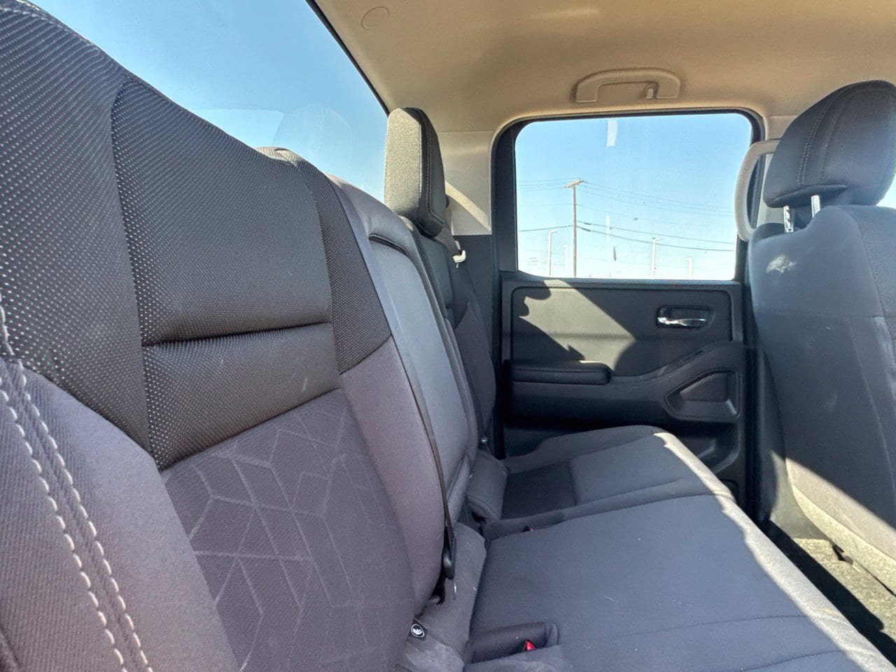 Used 2025 Nissan Frontier SV RWD image 37